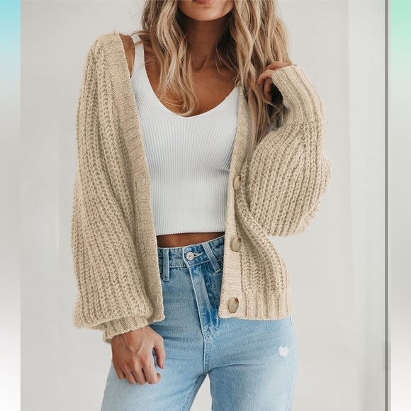 Chunky Knit Open Front Sweater Long Sleeve Button Loose Short Cardigan
8094 - Picture 3 of 7